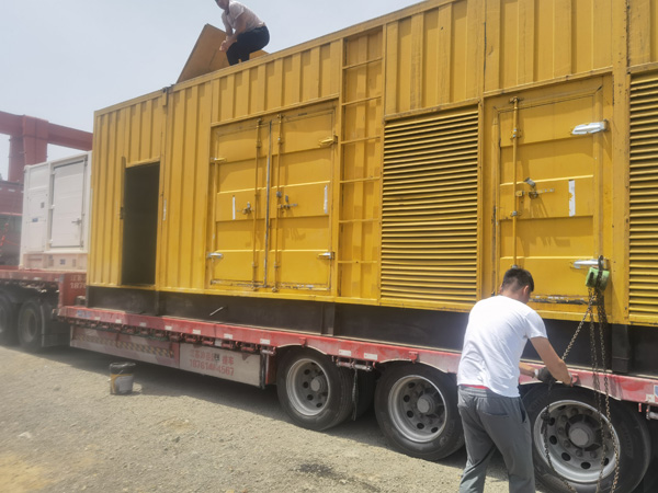 景宁除了负载情况和发动机维护，还有哪些因素会影响 200kw 柴油发电机的油耗？